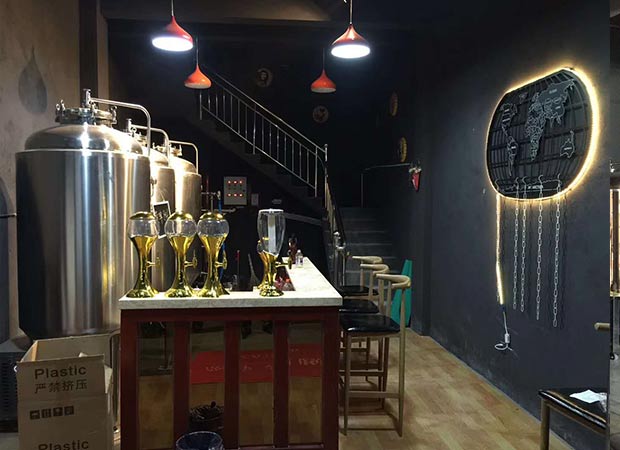 某優雅餐廳與自釀啤酒設備廠家合作